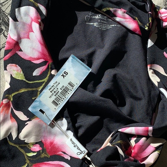 Frankies Bikinis Harley Top in Black Lotus XS - Picture 7 of 8